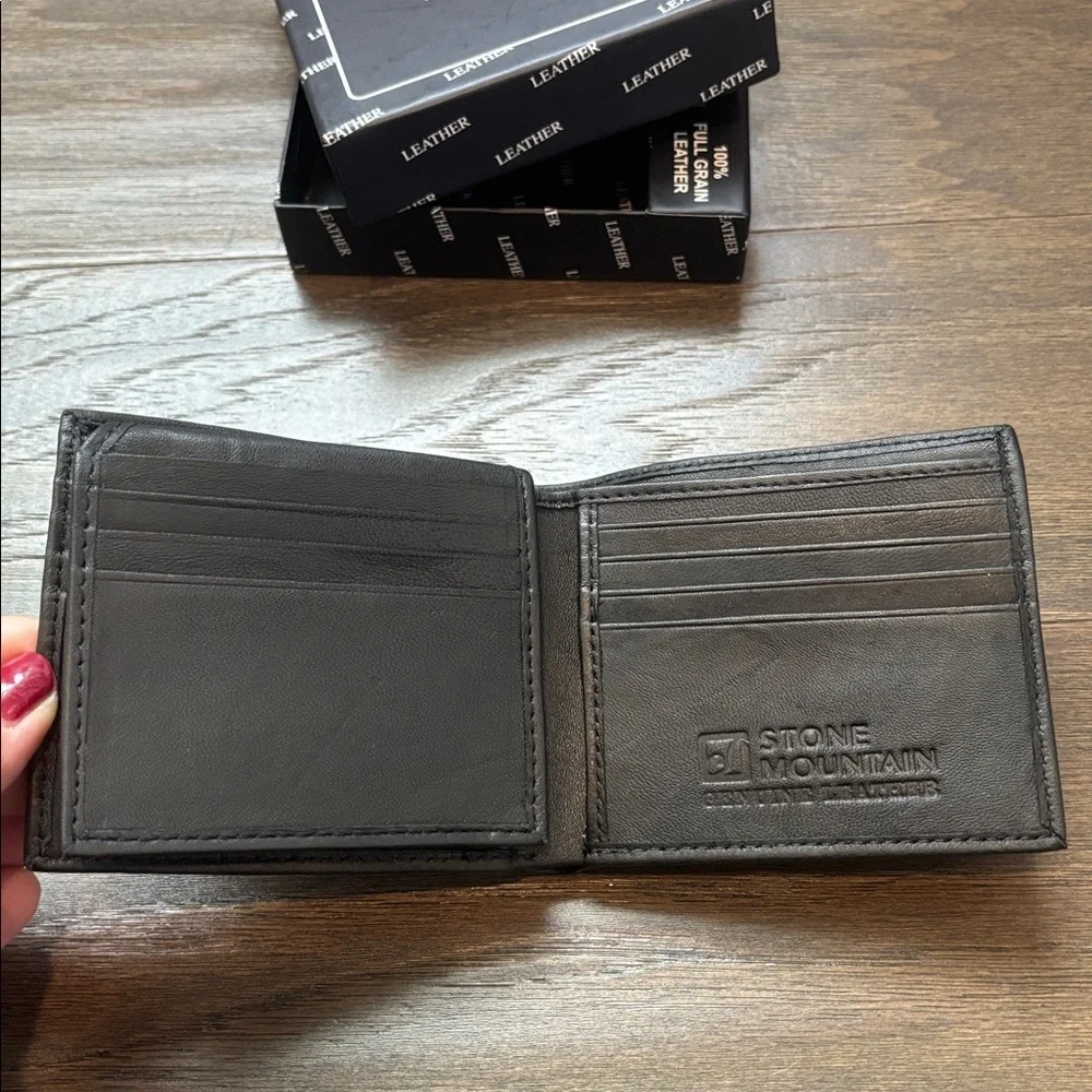 Stone Mountain Genuine Leather pass case,RFID protection,12 Card,2 bill slot,ID